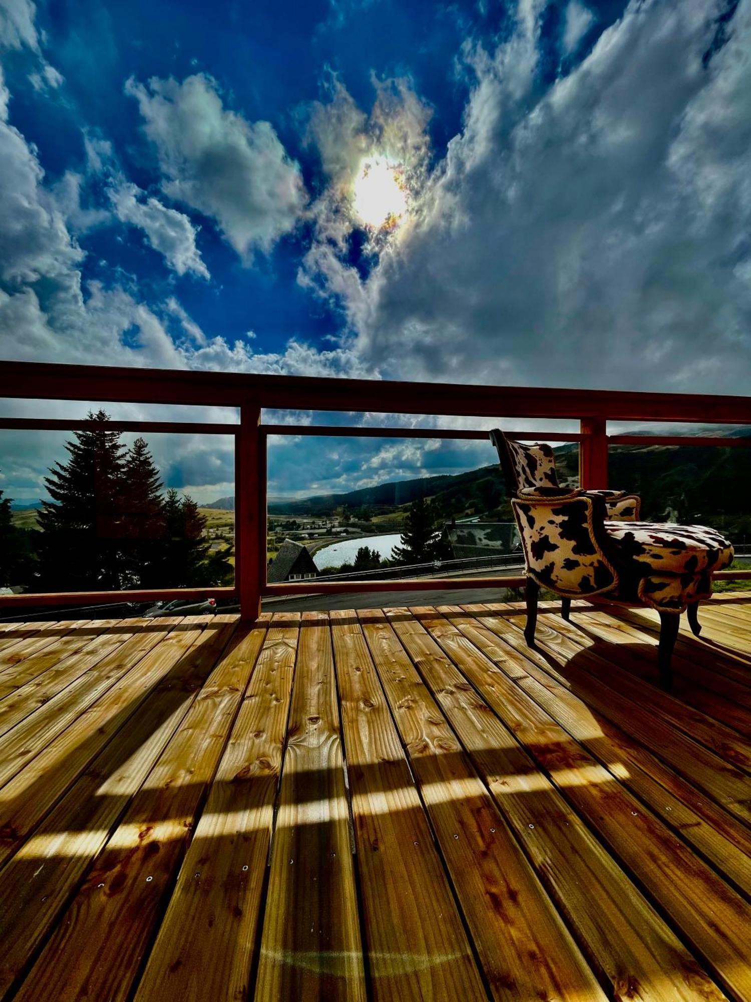 Authentique Chalet Vue Sur Le Lac Et Les Pistes เบสเซต์-แซงตานัสแตส ภายนอก รูปภาพ
